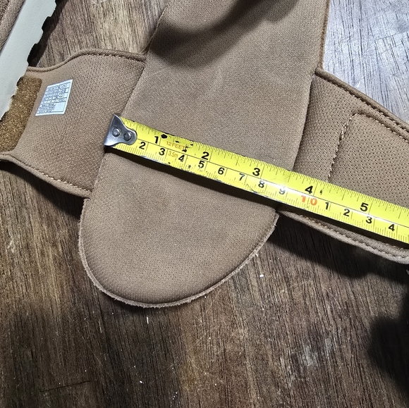 UGG GoldenStar Sandals - Picture 6 of 6